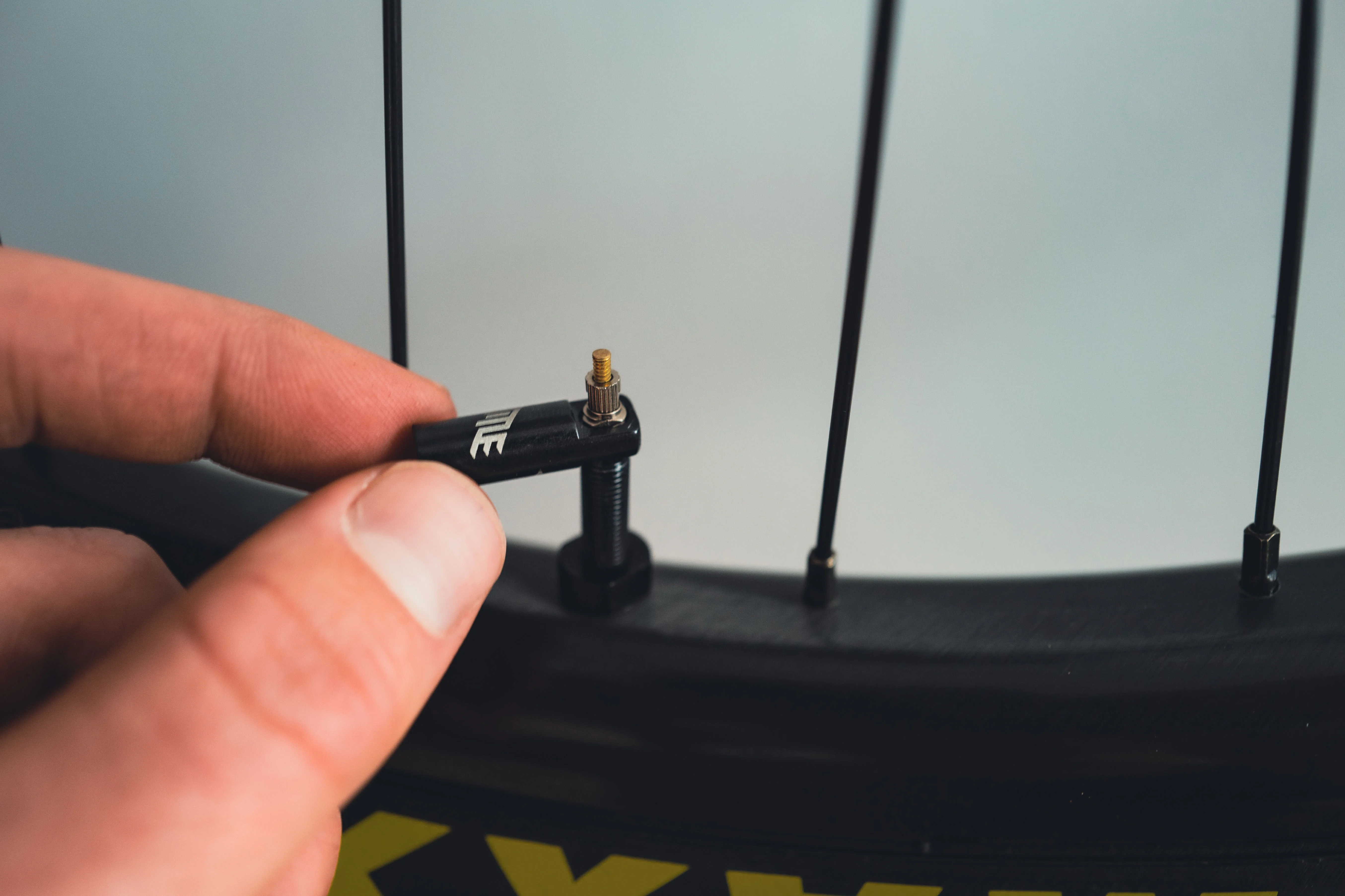 Tubeless Valves - Image 10